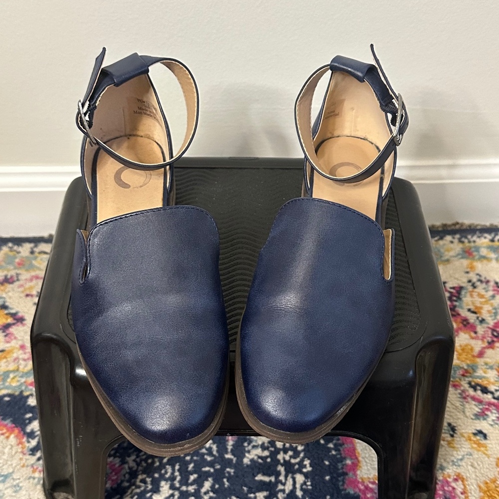 Journee Navy Flats